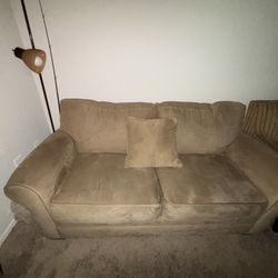 Pull Out Couch 