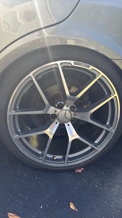 20” Mercedes-Benz AMG Multi-Spoke Alloy Wheel