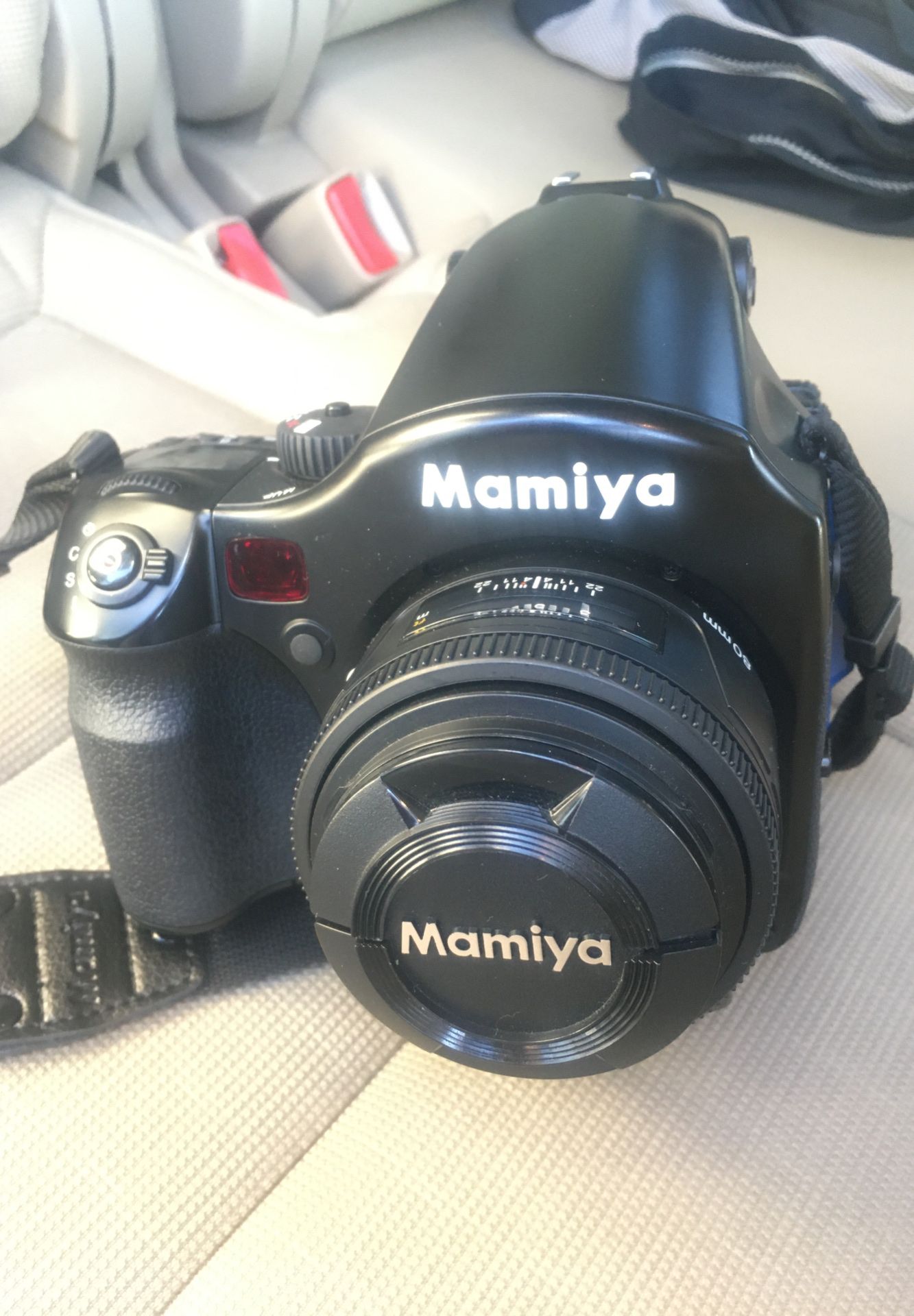 Mamiya 645AFD. Hardly used. Case included.