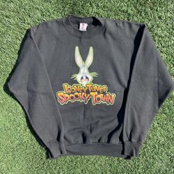 Vintage Six Flags Sweatshirt⚫️🔥 size Large in Men for $40‼️‼️