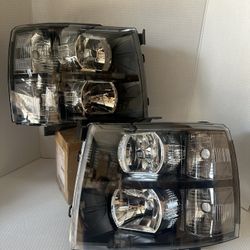 Chevy Silverado 2007/2013 Headlight 