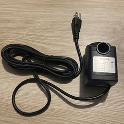 Submersible water pump for fish tanks, Suction cup mounted, Model# RC-001, NEW !!