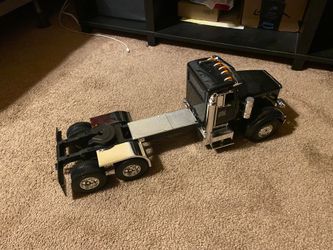 Big Rig Toy With Detatchable Gooseneck Lowboy Trailer