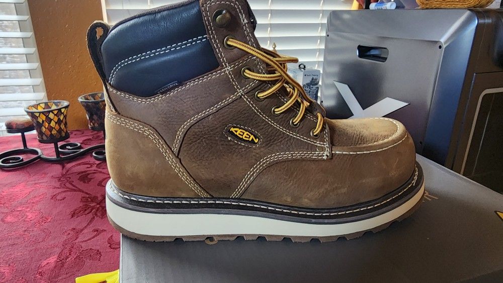Keen 9.5 Cincinnati Composite Boots