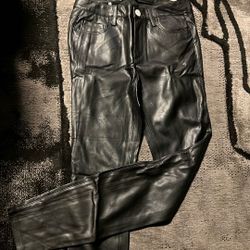 Pantalón Negro En Piel