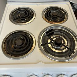 Hotpoint 4 burner 20” stove
