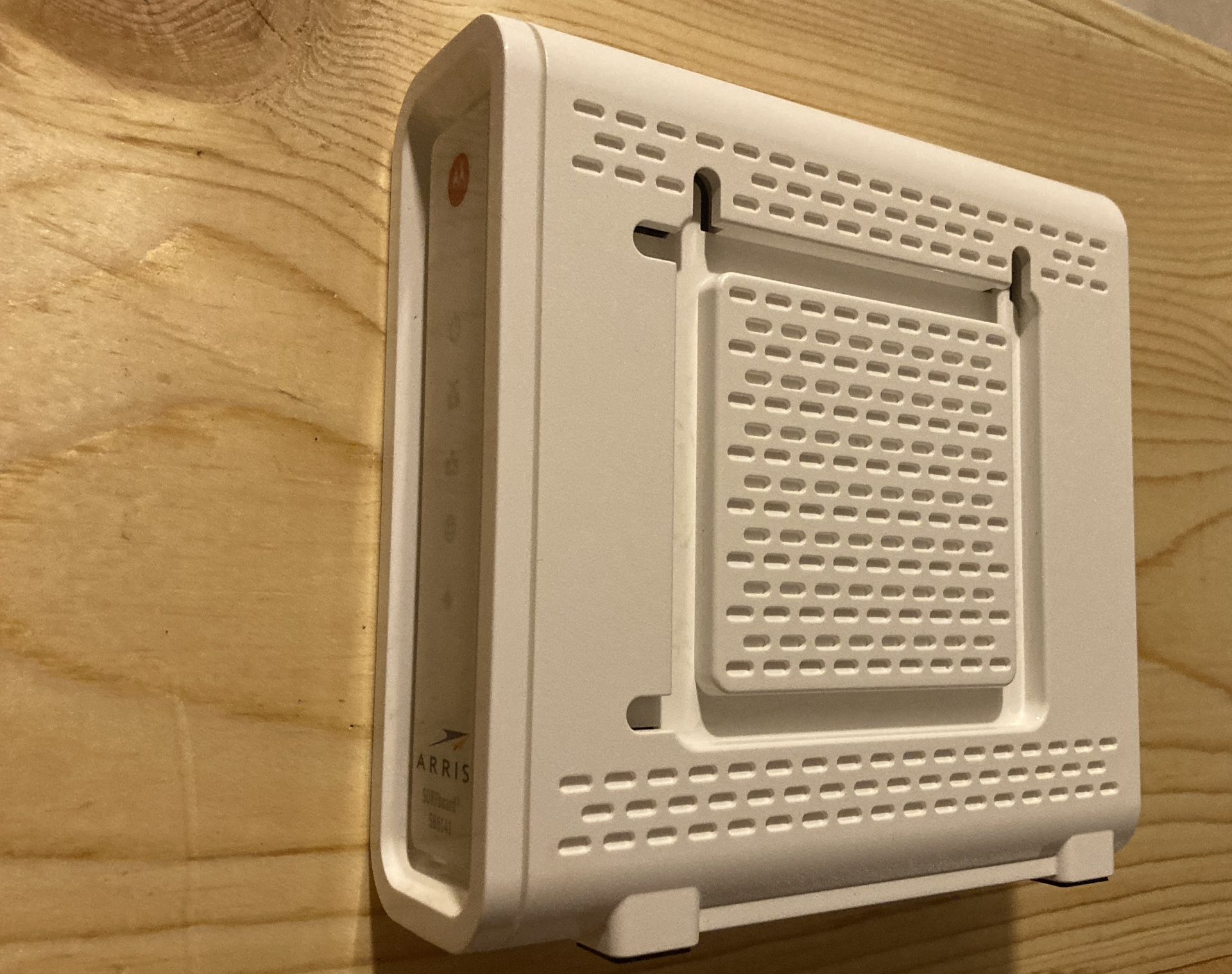 ARRIS SURFboard SB6141 Docsis 3.0 Cable Modem