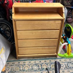 Dresser And Changing Table 