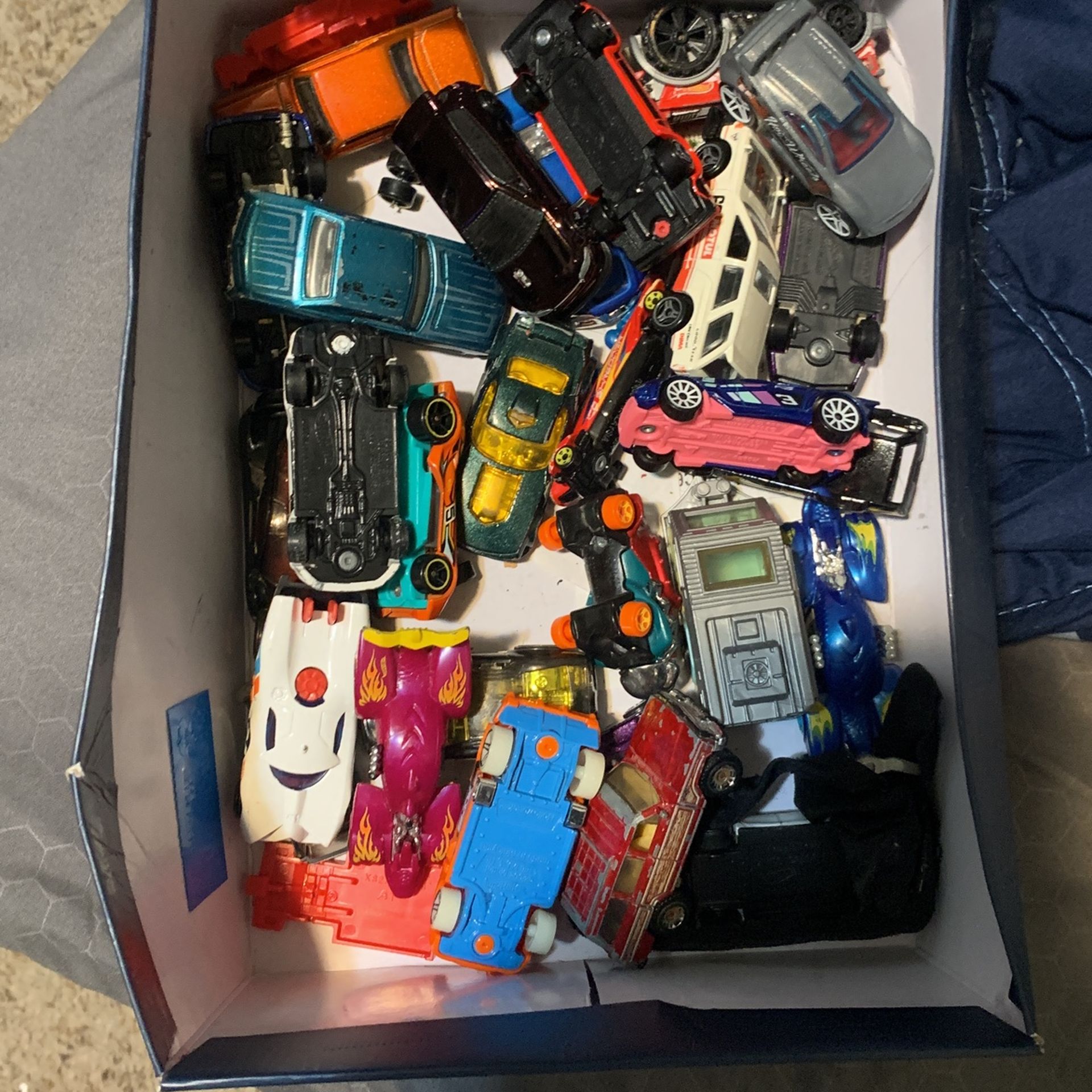 Lot Of 26 Hotwheel Cars