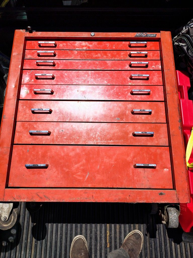 Mac Roll Away Tool Box