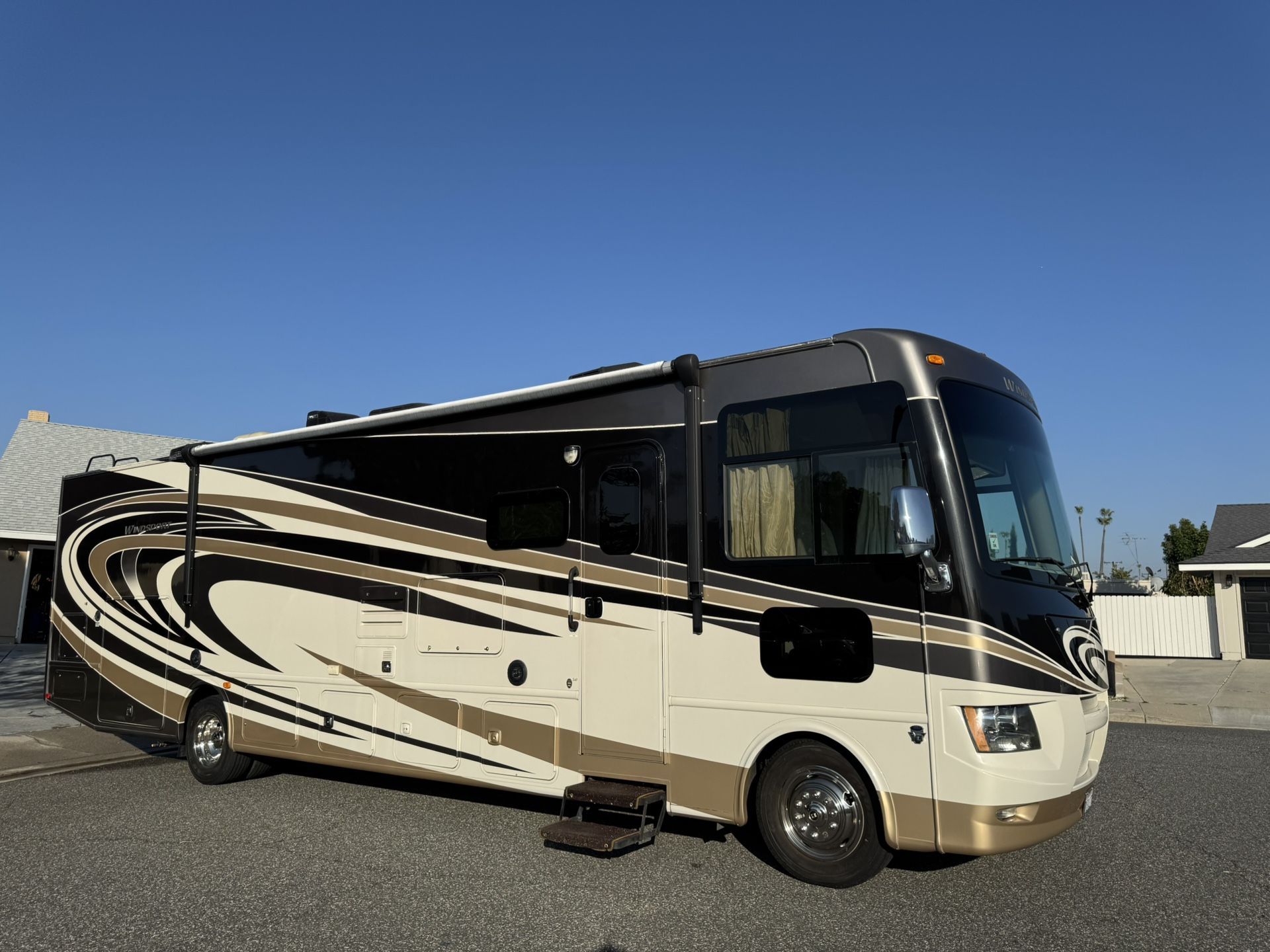 2015 Thor Hurricane 34F