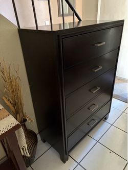 5 Drawer Chest Dresser