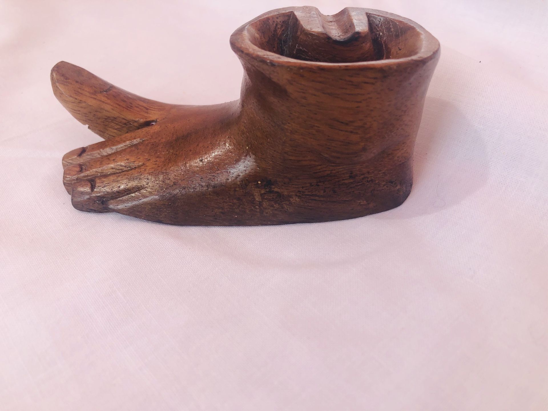 Vintage hand carved Ashtray 4 inches long 2 inches wide excellent condition