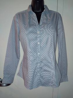 Size 8 (Med) Button Up Women's Work Shirt