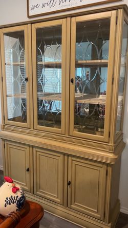 China Cabinet Hutch with Glass Doors