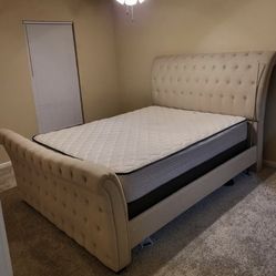 QUEEN SIZED SLEIGH BED & MATTRESS