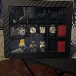 3 X 18 Watch Display Black, Red, Green