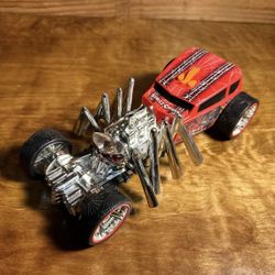 HOT WHEELS EXTREME ACTION STREET CREEPER MOTORIZED MOVING WITH GLOWING EYES!