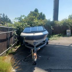 Boat Bayliner 