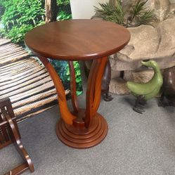 Round tabls