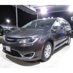 2017 Chrysler Pacifica Touring Plus Minivan 4D 