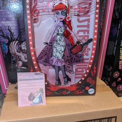 2024 Mattel Creations Exclusive Monster High Outta Fright Opperetta Doll NRFB