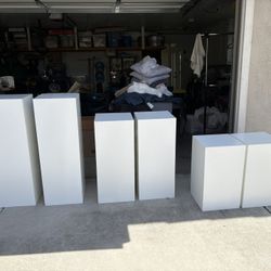 Pillars/pedestals 