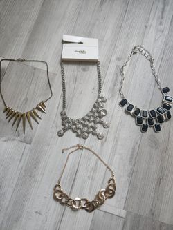 Ladies Necklaices Lot
