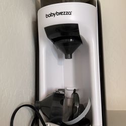 Baby Brezza Formula Machine 