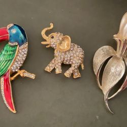 Vintage Sarah Coventry And Other Brooches/Pins For Sale