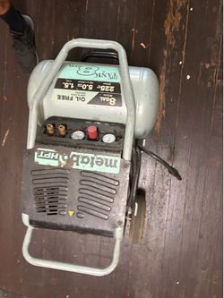Metabo HPT 8-Gallon Portable Electric 225 PSI Horizontal Air Compressor