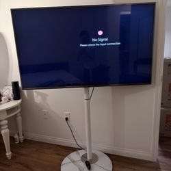 🔥 LG 55” Smart TV + 360° Rotating Designer Stand – Excellent Condition – Must Sell