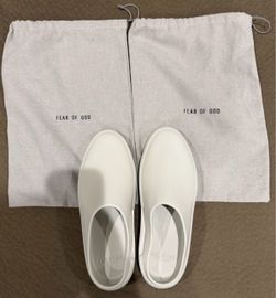 Fear of God California 38 (fits like 6.5) no box