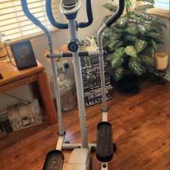 SUNNY- Health & Fitness.  ELLIPTICAL EXERCISE EQUIPMENT. EXCELLENT CONDITION!