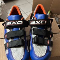 AXO Spin Cycle Shoe size 12, Very Good Shape
