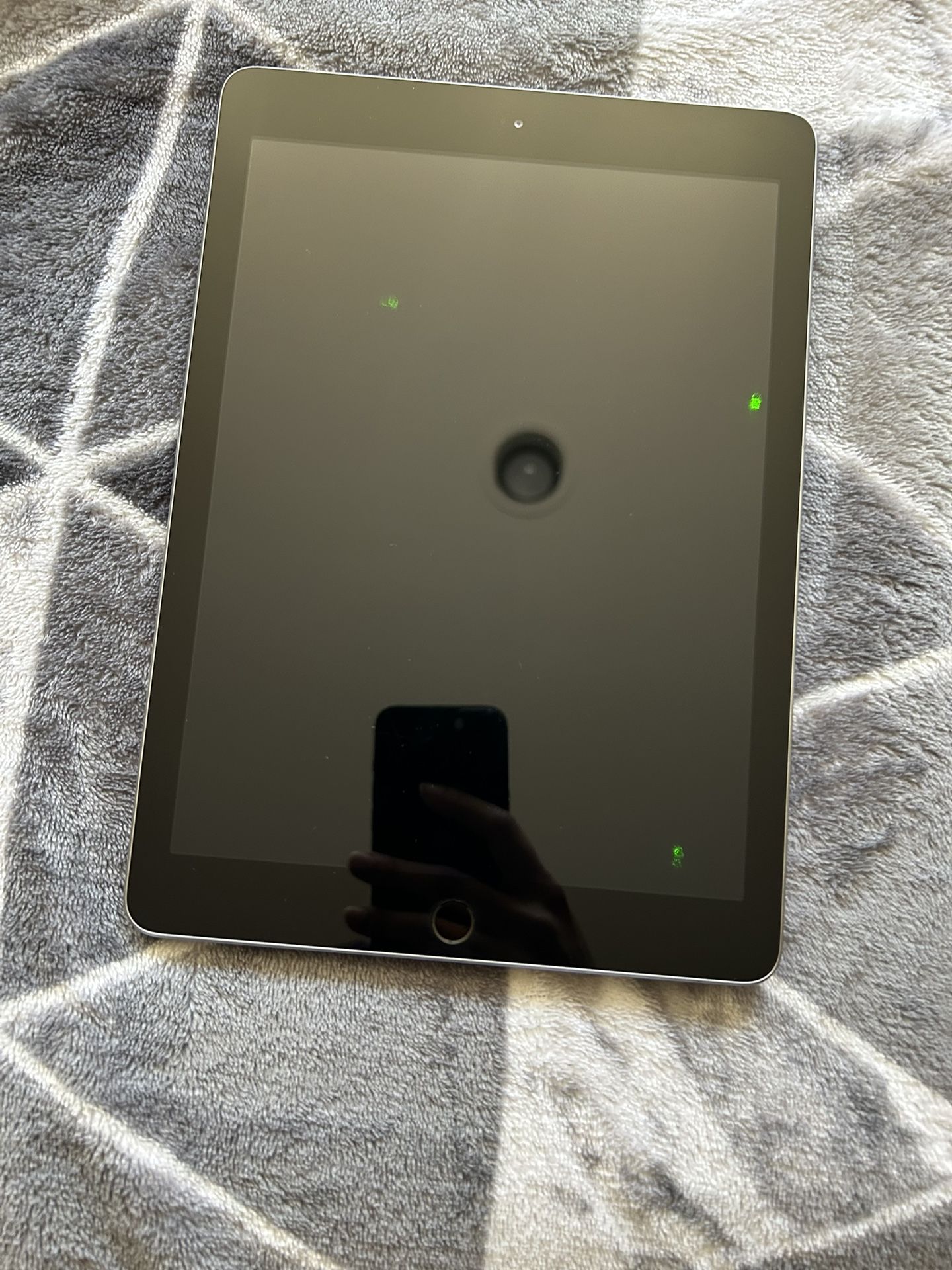 I Pad (6th Generation)