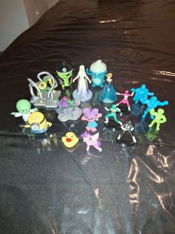 Figurines