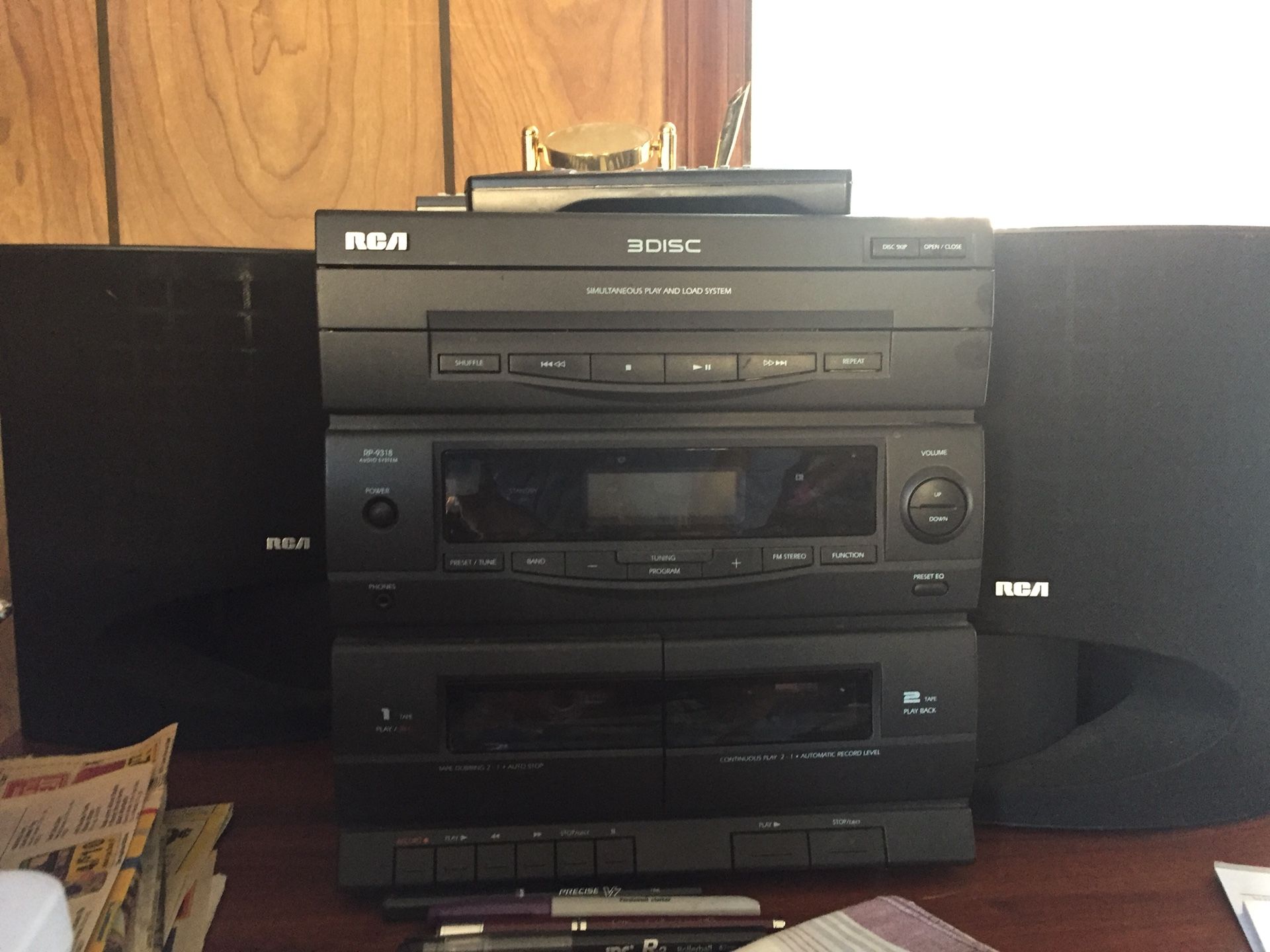 RCA Stereo system with speakers