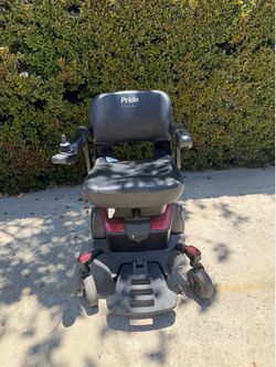Electric wheelchair