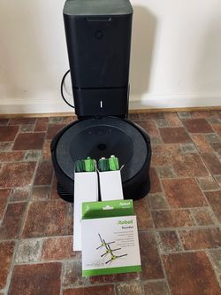 Roomba i3 Robot Vacuum (with clean base/self-Emptying Bin)