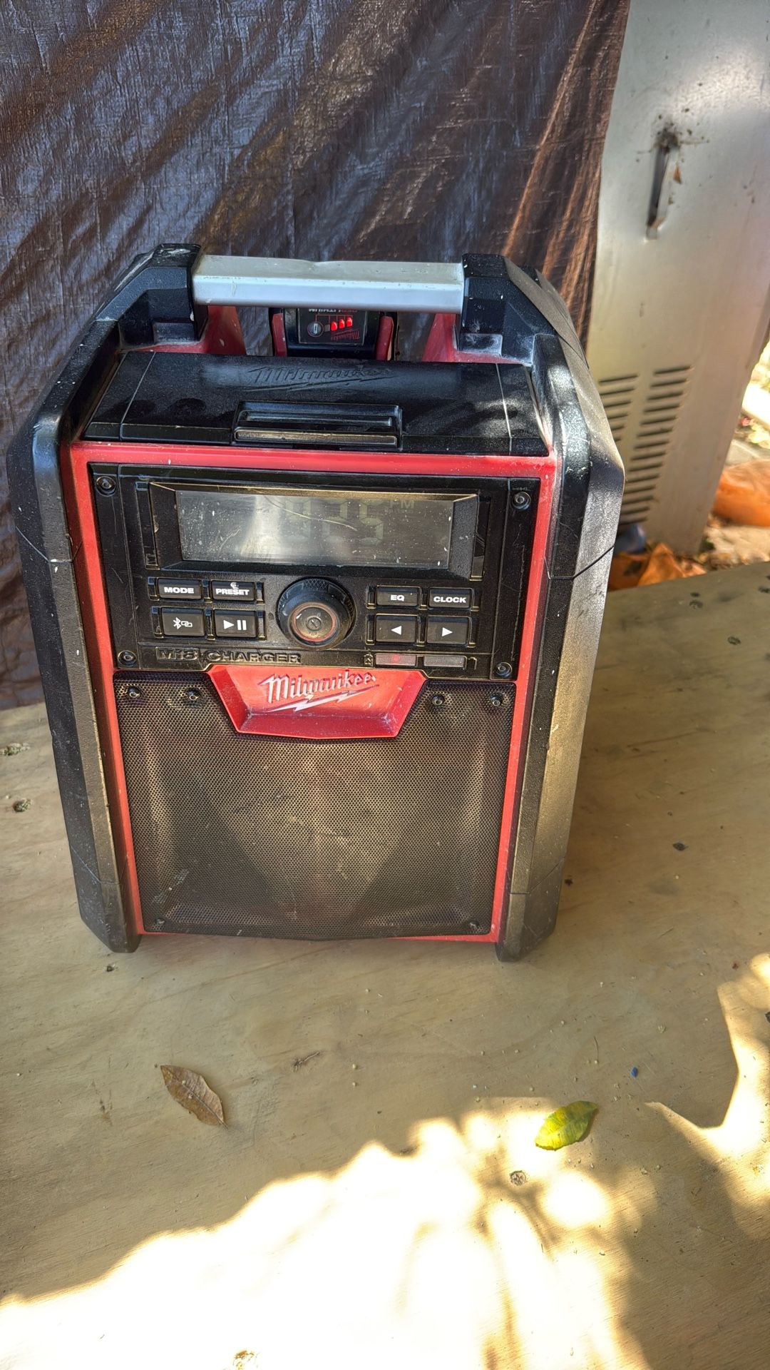 Milwaukee Radio And Charger Bluetooth