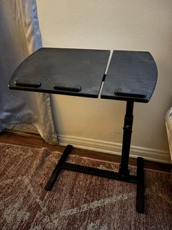 Adjustable desk