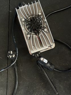 surron fast charger (no adapter) 