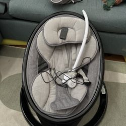 Munchkin Bluetooth Enabled Baby Swing - Black