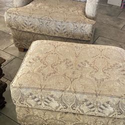 Sofá With Ottoman