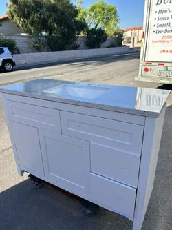New 48 In Vanity In Good Condition White Color