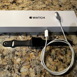Apple Watch SE - GPS + Cellular - 40mm