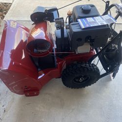 BRAND NEW!!!! Toro Power Max 824 OE 24 in. 252 Cc Two Stage Gas Snow Blower