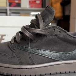 Travis Scott Jordan 1 Low 