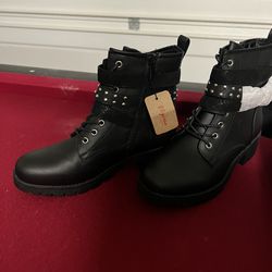 Women’s Boots. 